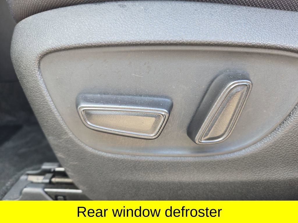 Used 2024 Toyota Highlander LE FWD image 14