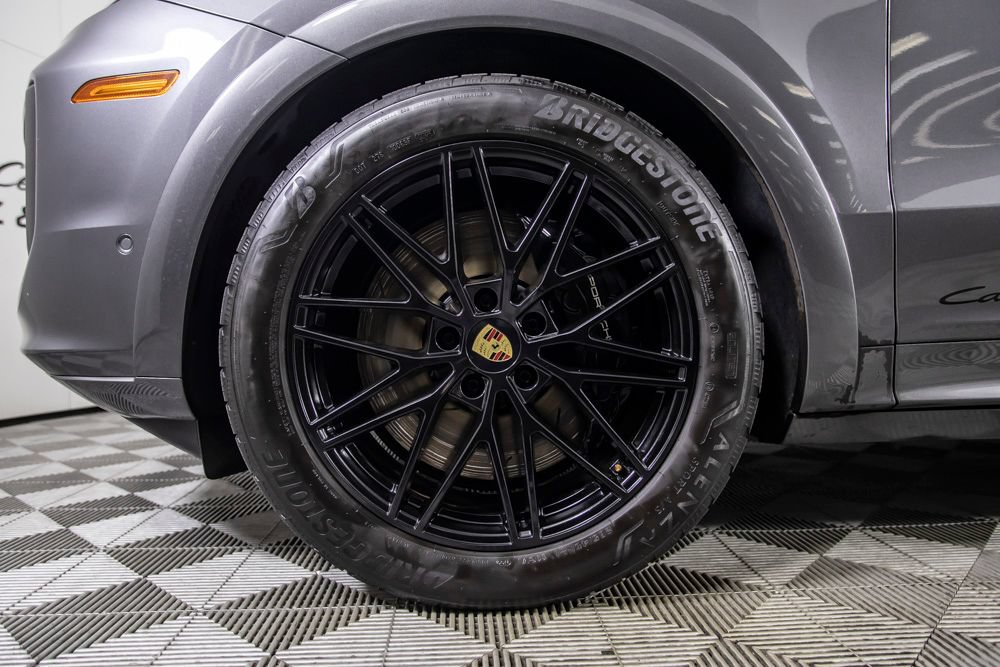 Used 2024 Porsche Cayenne Turbo AWD/4WD image 37