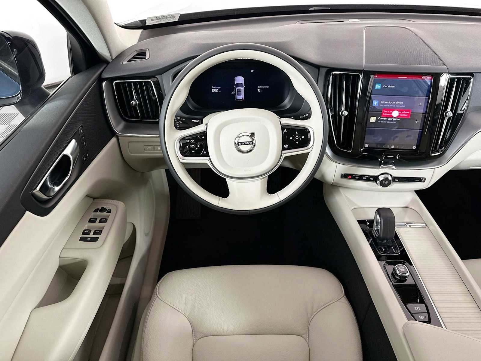 Used 2025 Volvo XC60 T8 Core image 18