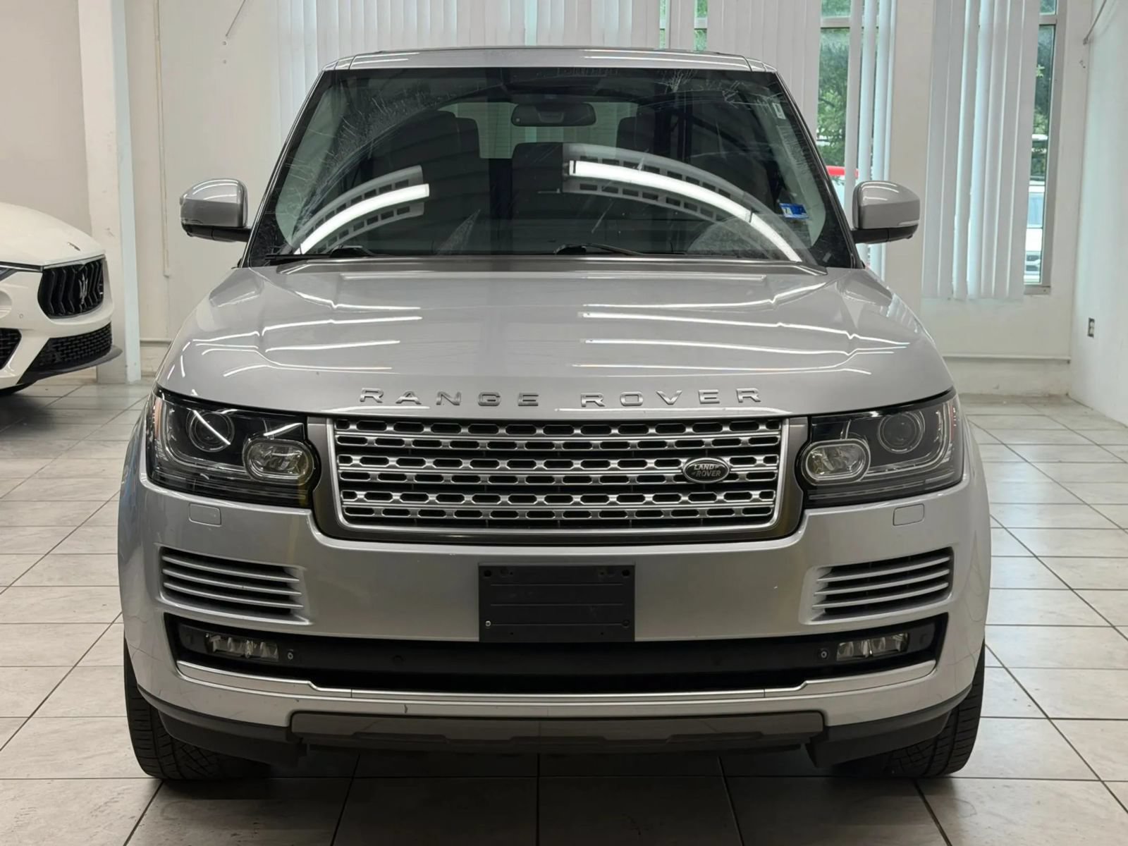Used 2015 Land Rover Range Rover Supercharged AWD/4WD image 2