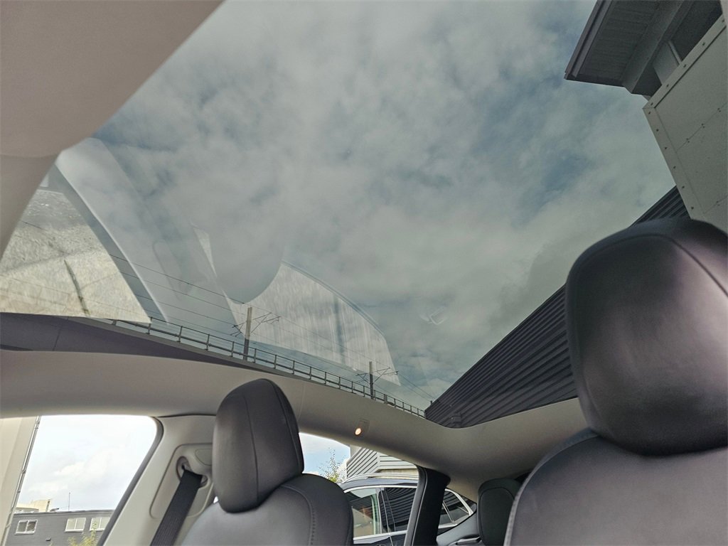 Used 2021 Tesla Model Y Long Range image 29