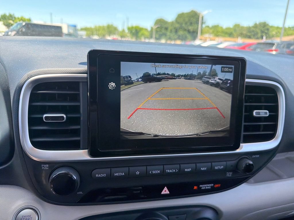 Certified 2025 Hyundai Venue Limited FWD image 22