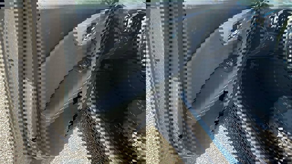 New 2026 Chevrolet Blazer LT w/ Midnight/Sport Edition image 11