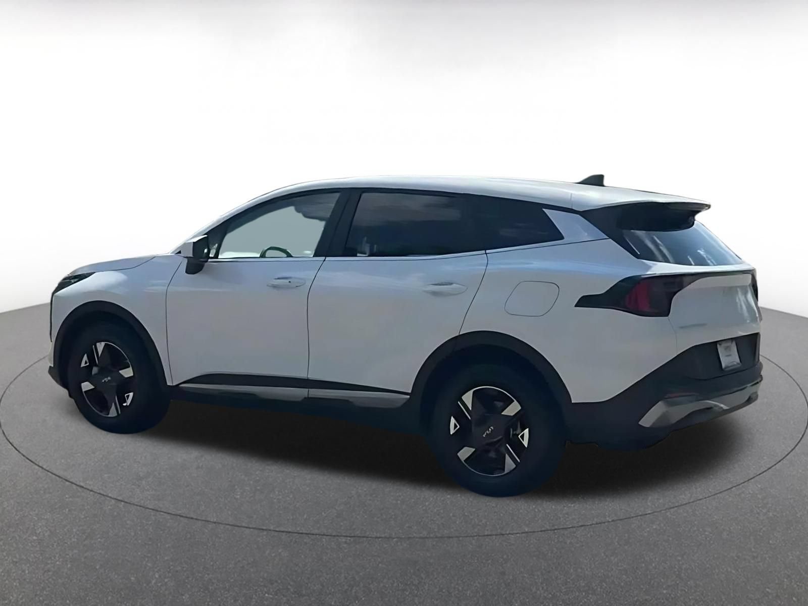 Used 2026 Kia Sportage LX FWD image 9