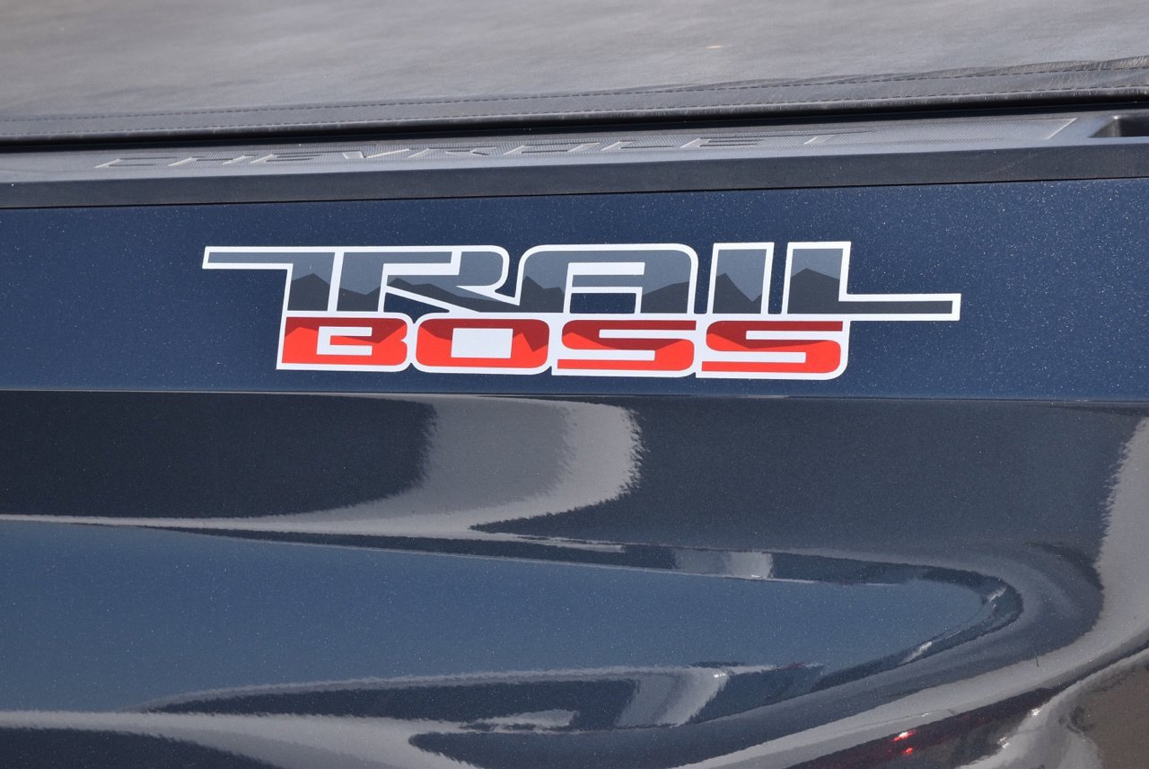 Used 2021 Chevrolet Silverado 1500 LT Trail Boss w/ Convenience Package II AWD/4WD image 12