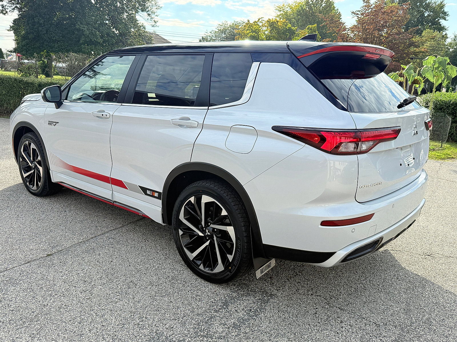 Used 2024 Mitsubishi Outlander Ralliart image 5