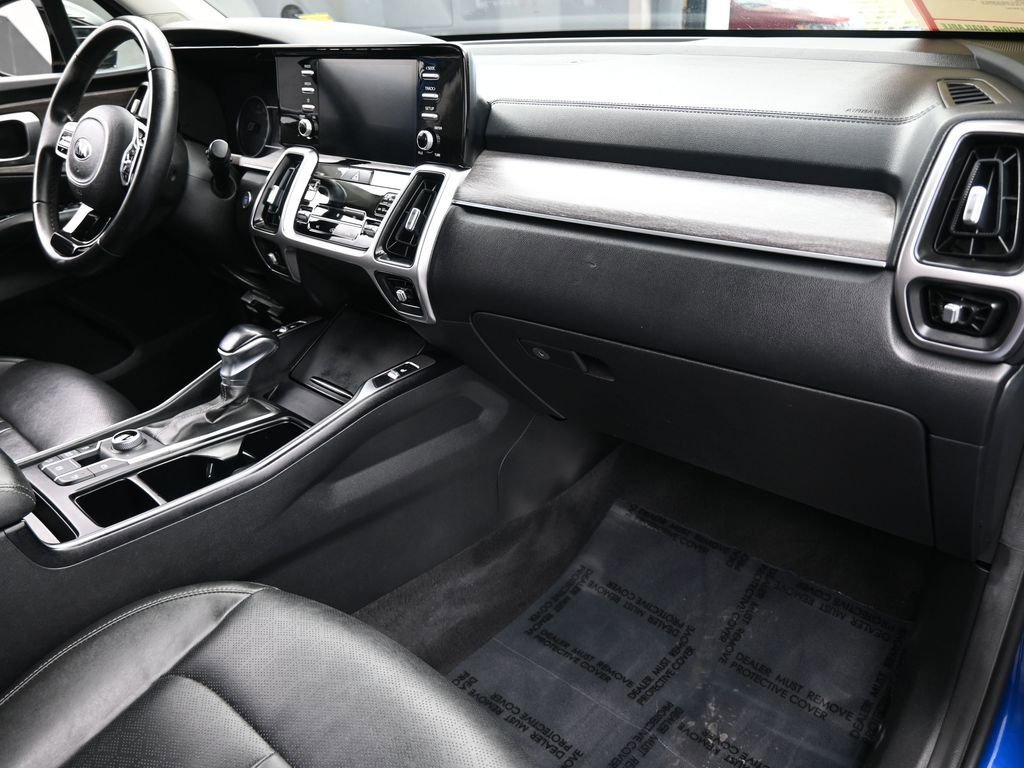 Used 2021 Kia Sorento EX w/ Panoramic Sunroof Package image 49
