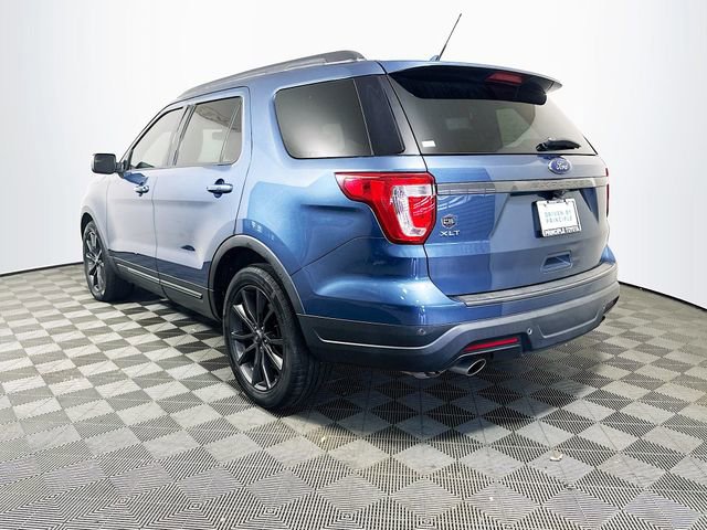 Used 2018 Ford Explorer XLT w/ Equipment Group 202A image 6
