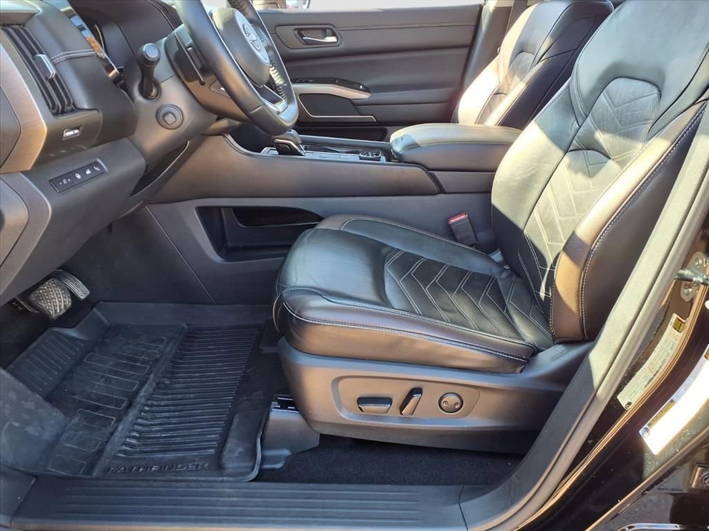 Used 2023 Nissan Pathfinder Platinum w/ Cargo Package image 26