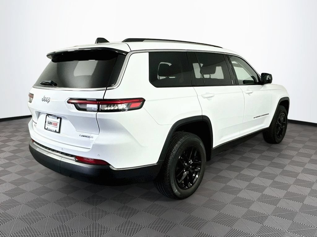 Certified 2022 Jeep Grand Cherokee L Laredo w/ Luxury Tech Group I AWD/4WD image 11