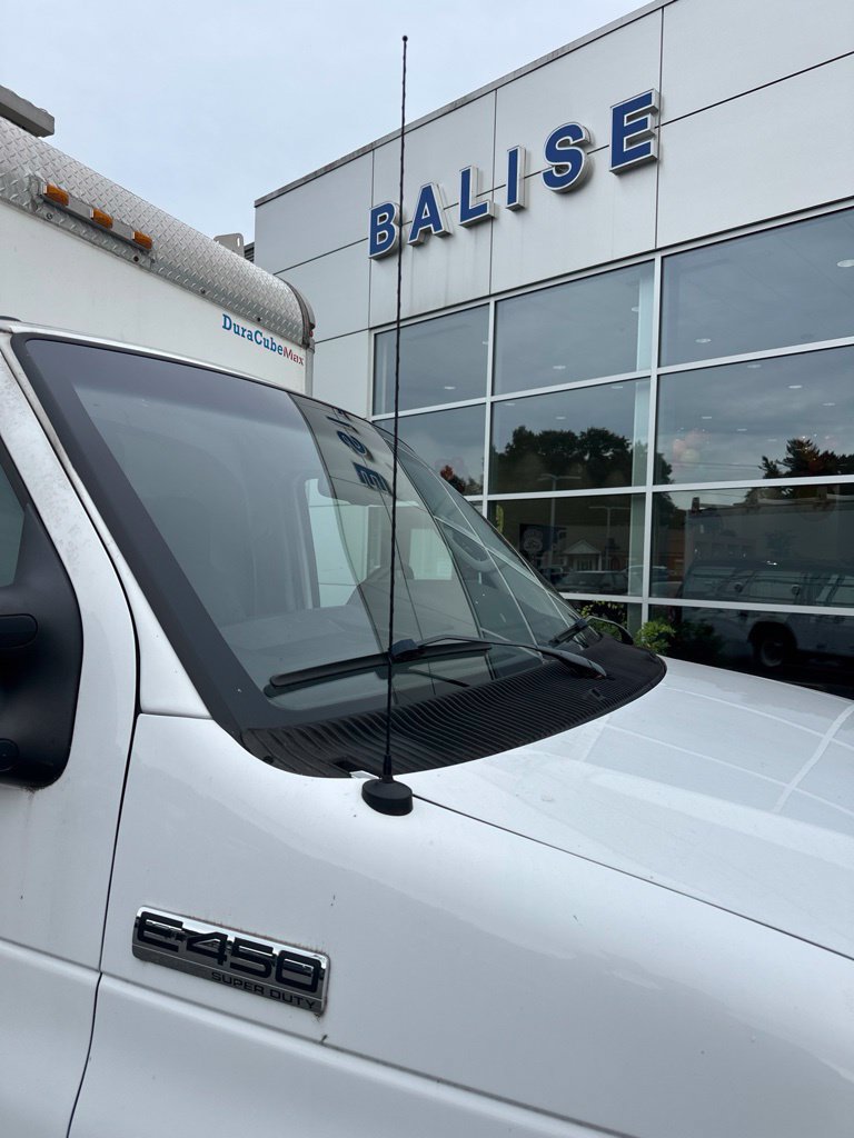 Used 2016 Ford E-450 and Econoline 450 Super Duty RWD image 2
