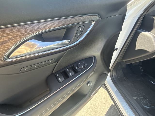 Used 2023 Buick Envision Avenir image 13