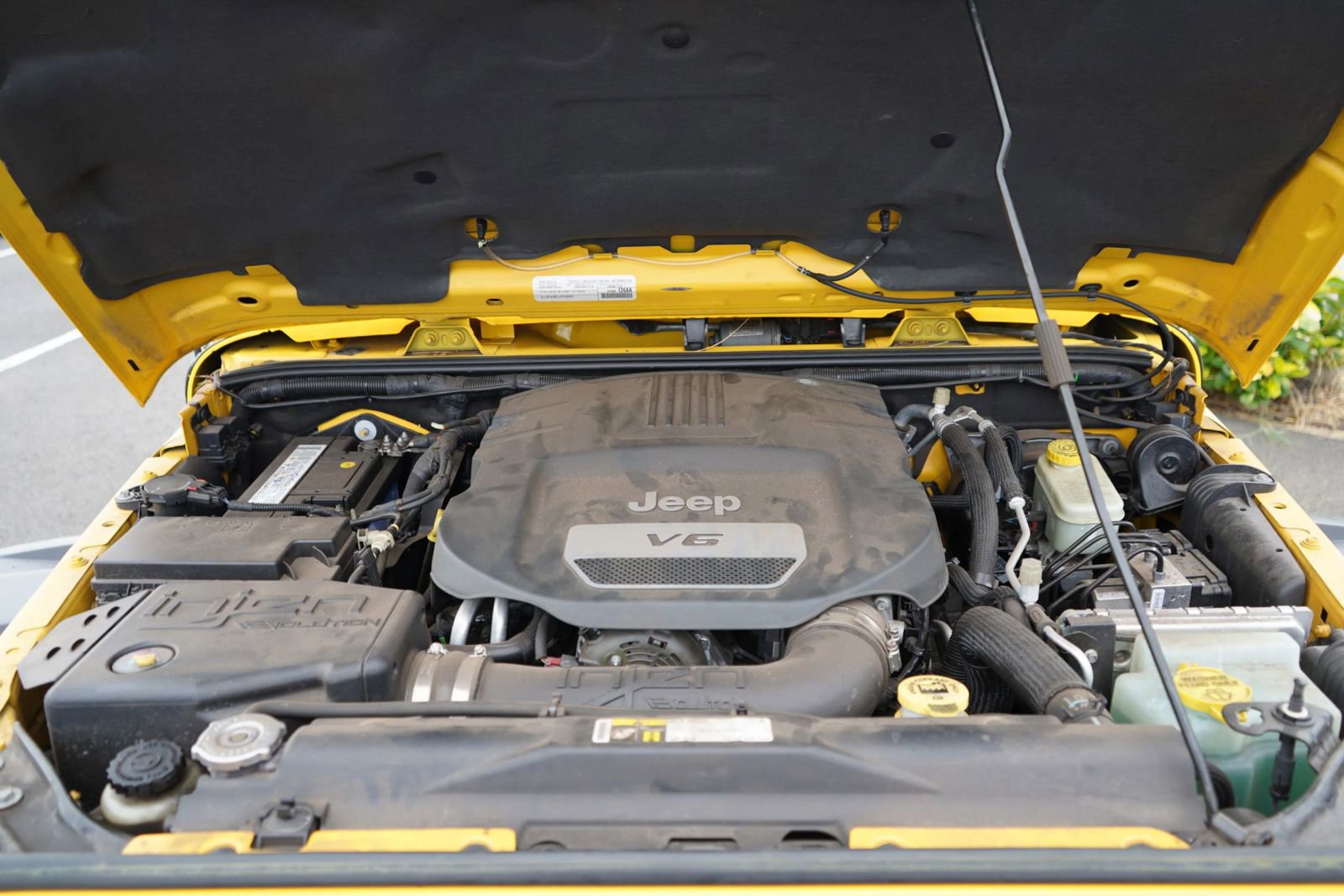 Used 2015 Jeep Wrangler Rubicon w/ Power Convenience Group image 8