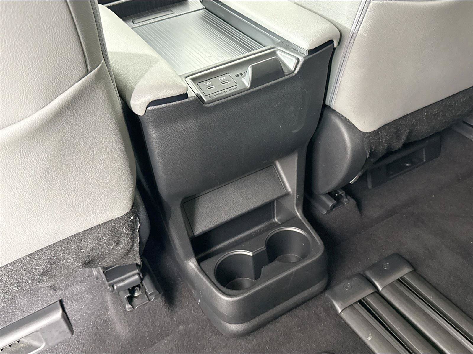 Certified 2026 Toyota Sienna XLE FWD image 37