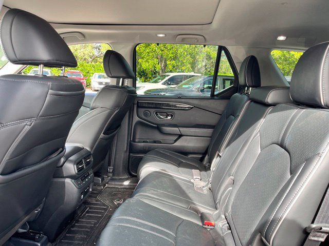 Used 2025 Honda Pilot Elite image 8