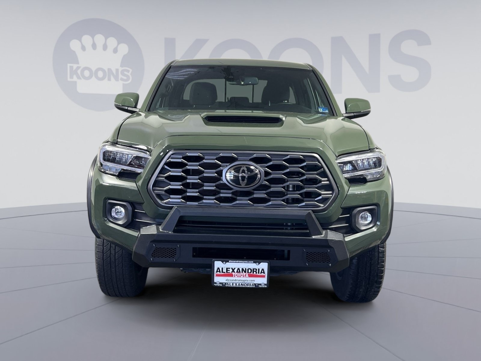 Used 2022 Toyota Tacoma TRD Sport w/ Technology Package AWD/4WD image 4