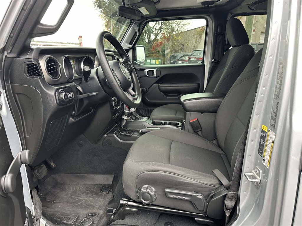 Used 2022 Jeep Wrangler Unlimited Sport image 16