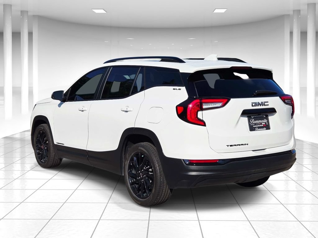 Used 2024 GMC Terrain SLE w/ Driver Convenience Package FWD image 5