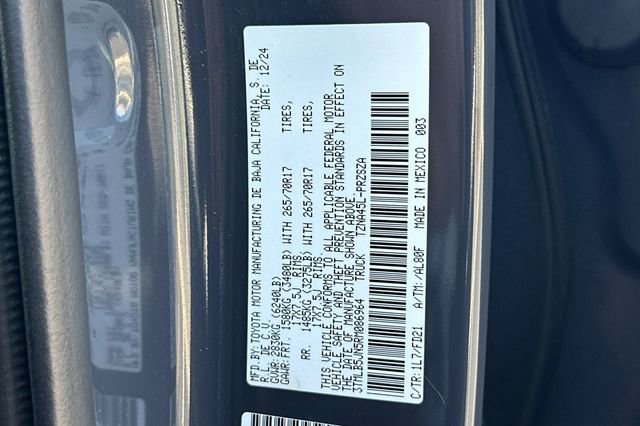 Certified 2024 Toyota Tacoma TRD Off-Road w/ TRD Off Road Upgrade Package AWD/4WD image 34
