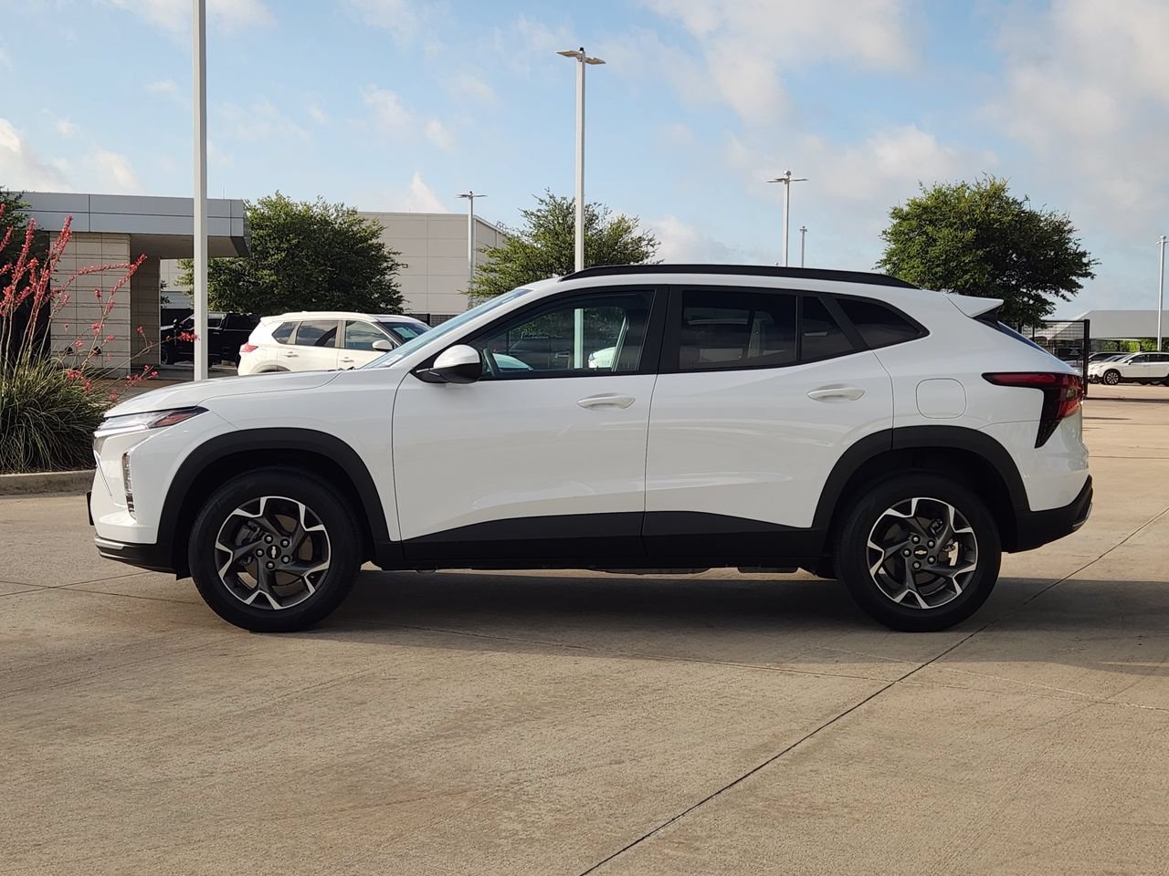 Used 2024 Chevrolet Trax LT FWD image 4