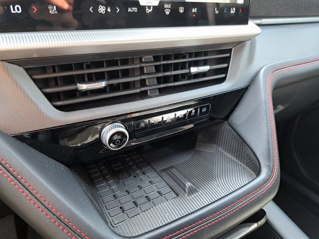 Used 2025 Ford Explorer ST-Line w/ Premium Package RWD image 15