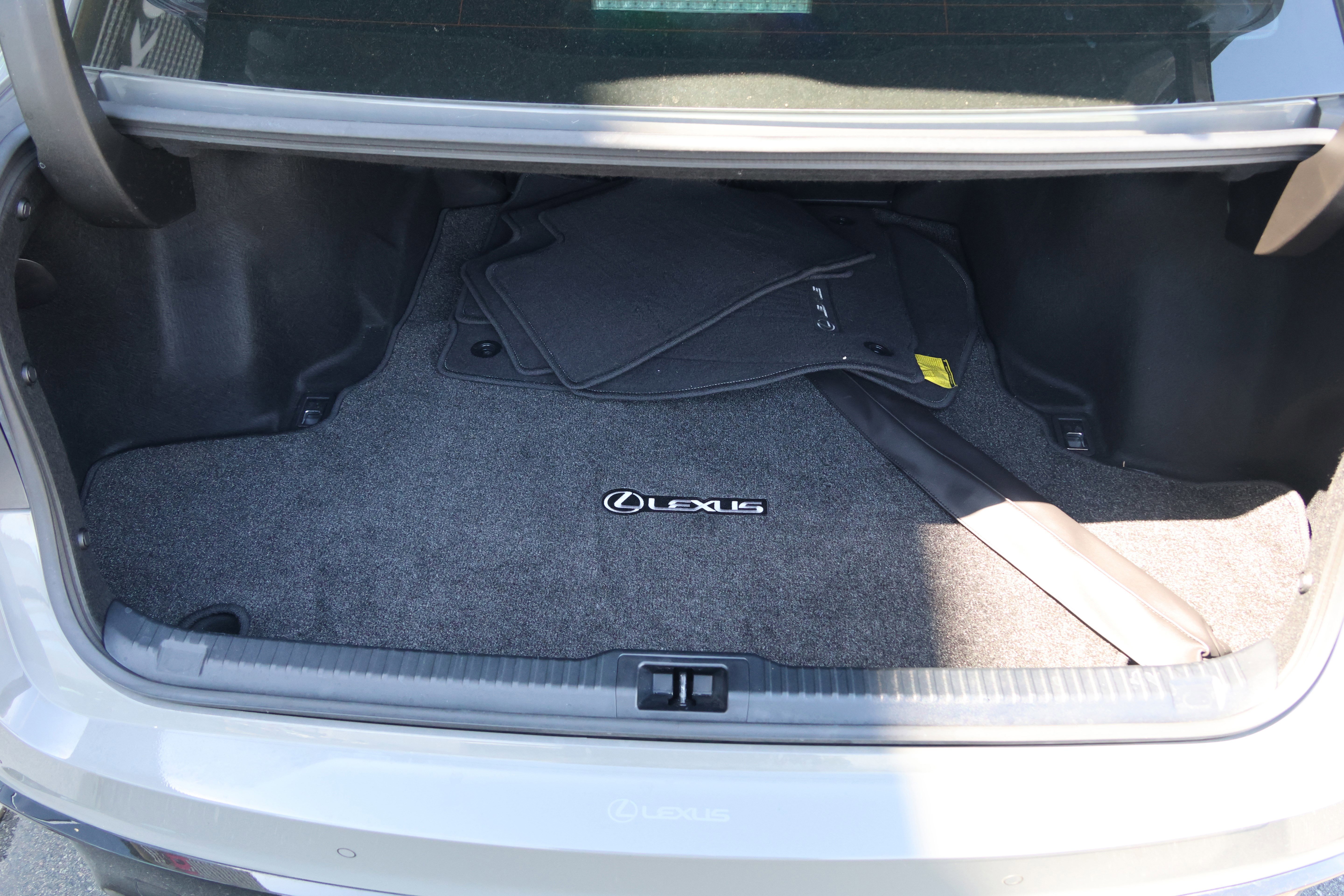 Certified 2025 Lexus IS 500 image 37