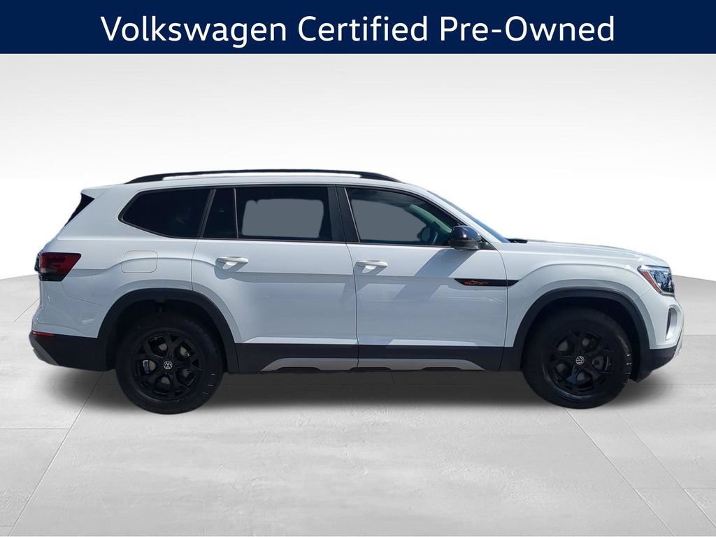 Certified 2024 Volkswagen Atlas Peak Edition SE AWD/4WD image 2