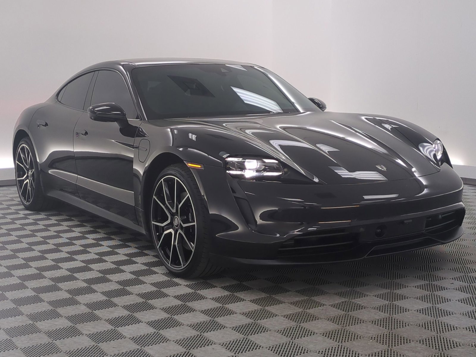 Certified 2024 Porsche Taycan 4S image 7