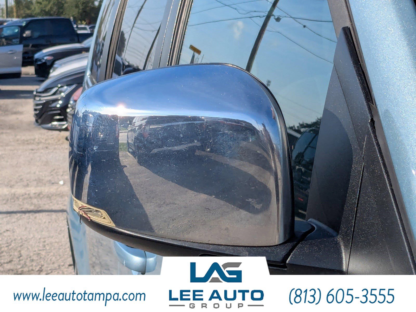 Used 2010 Chrysler Town & Country Touring image 9