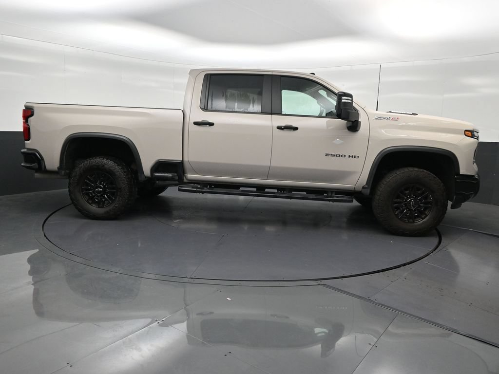 Used 2026 Chevrolet Silverado 2500 ZR2 AWD/4WD image 7