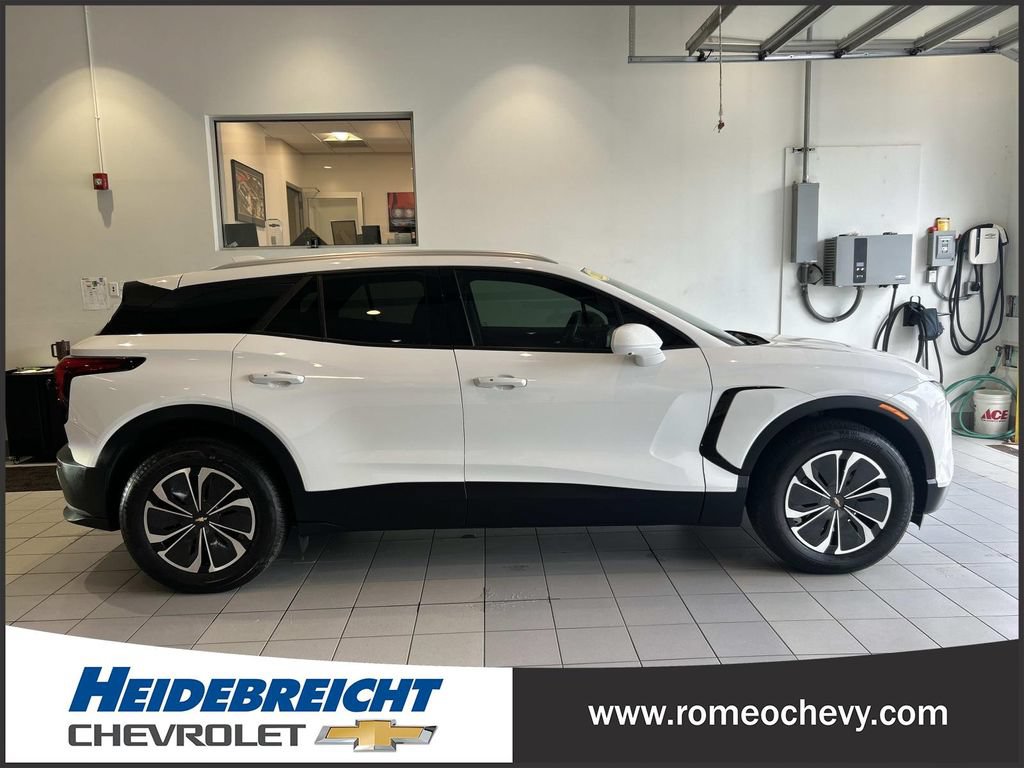 Used 2024 Chevrolet Blazer EV LT AWD/4WD image 2