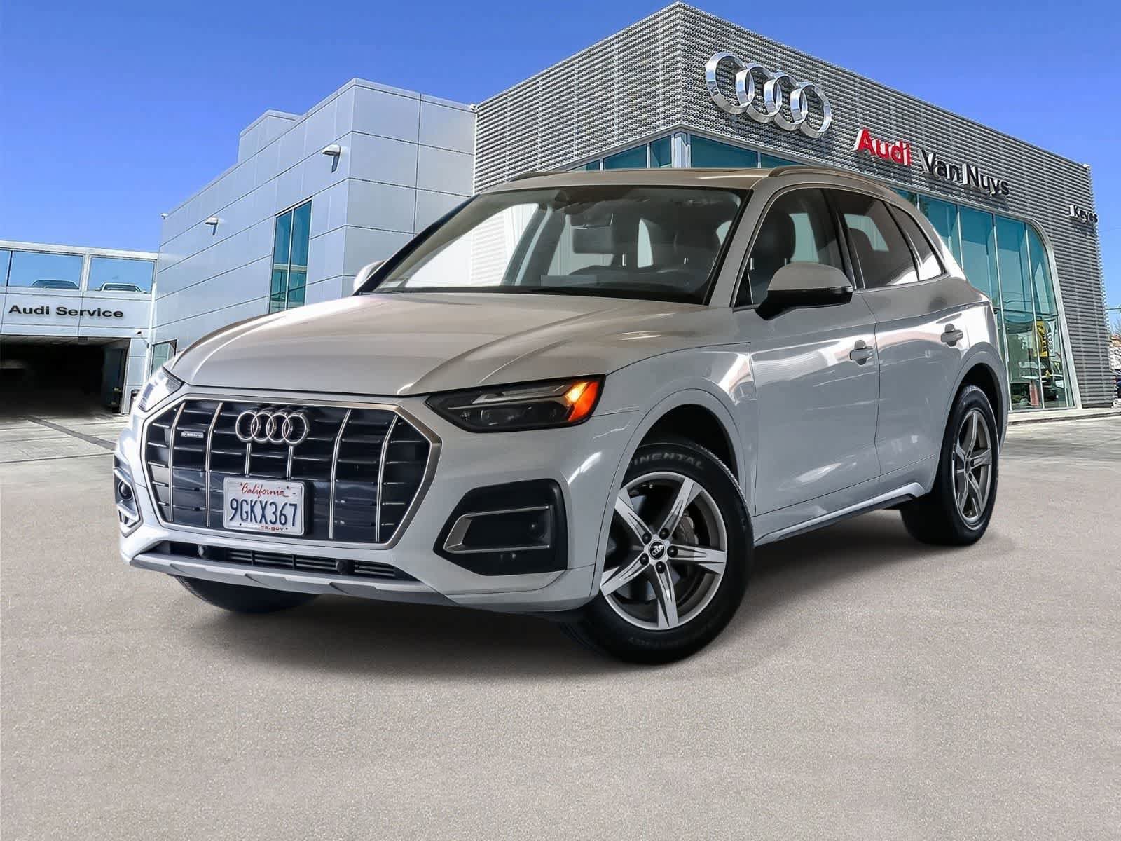Used 2023 Audi Q5 2.0T Premium w/ Convenience Package AWD/4WD image 1
