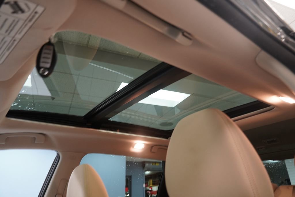 Used 2017 Nissan Rogue SV image 4