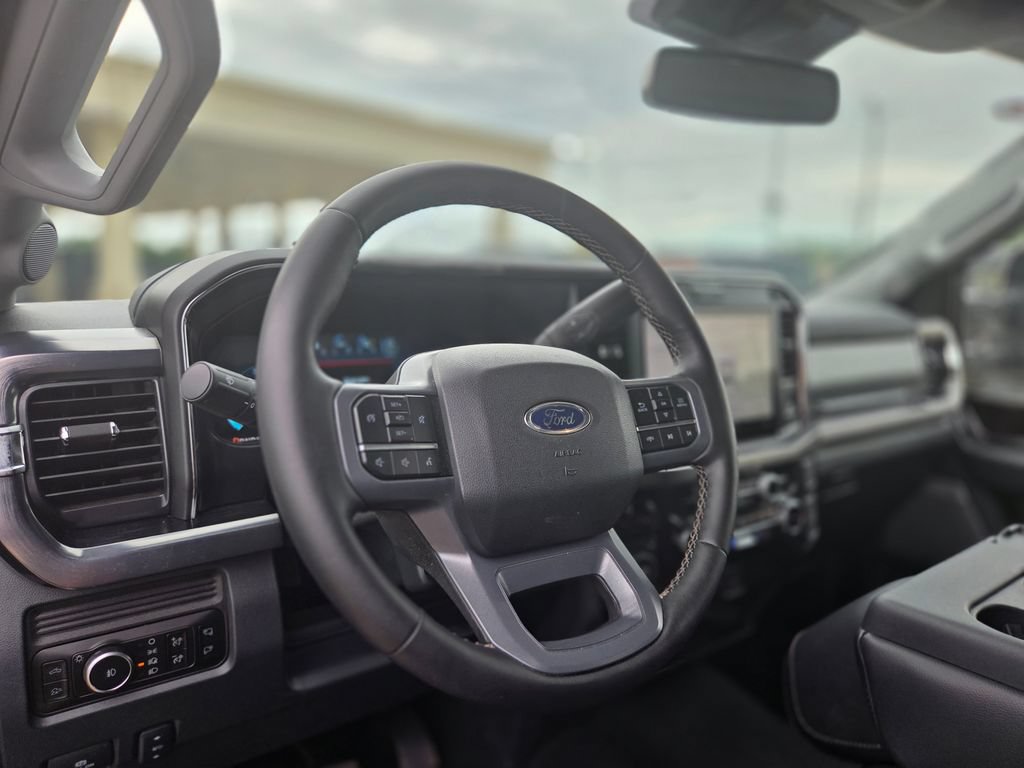 Used 2025 Ford F350 Lariat w/ FX4 Off-Road Package AWD/4WD image 14
