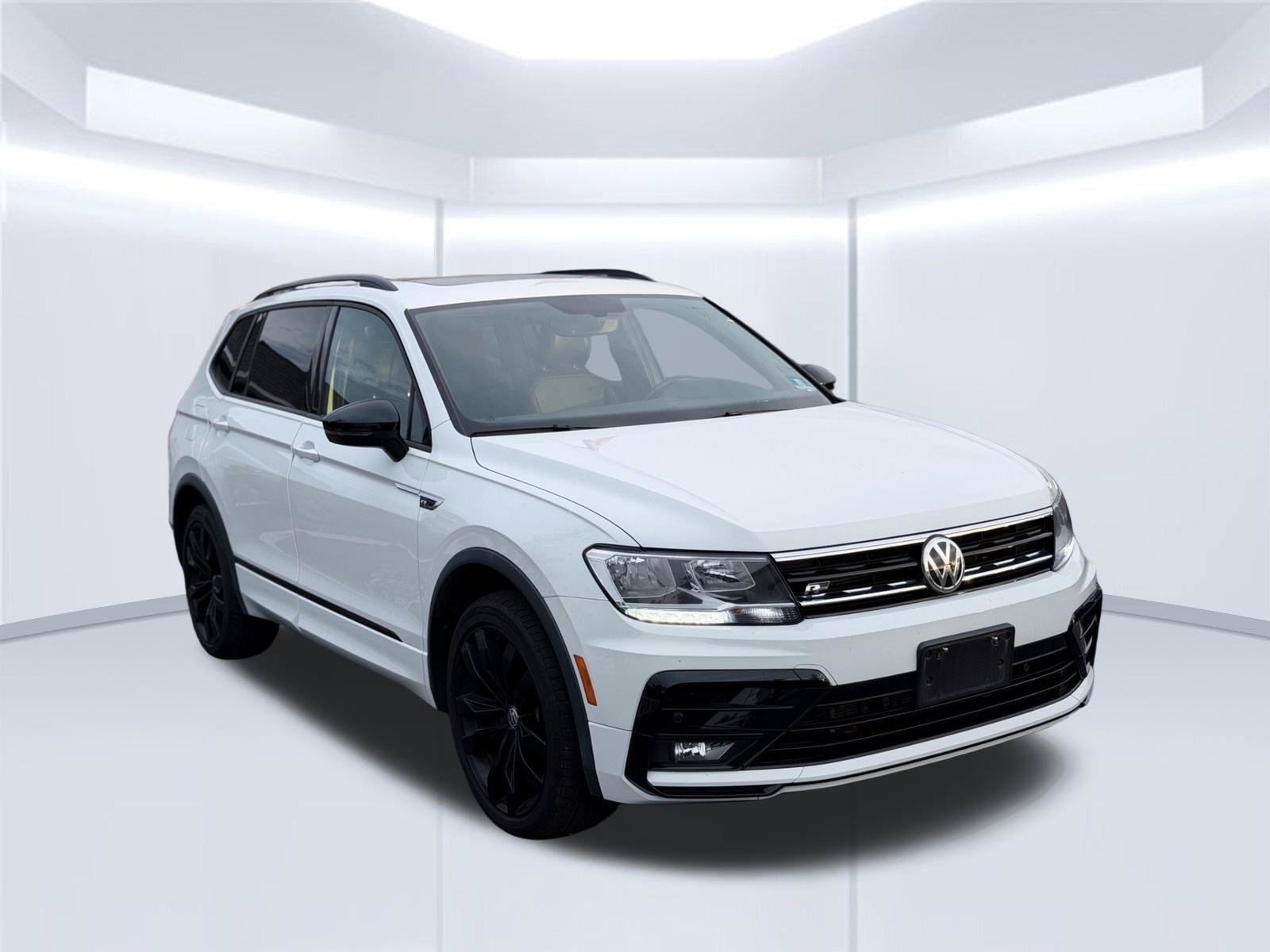 Used 2021 Volkswagen Tiguan SE R-Line AWD/4WD image 2