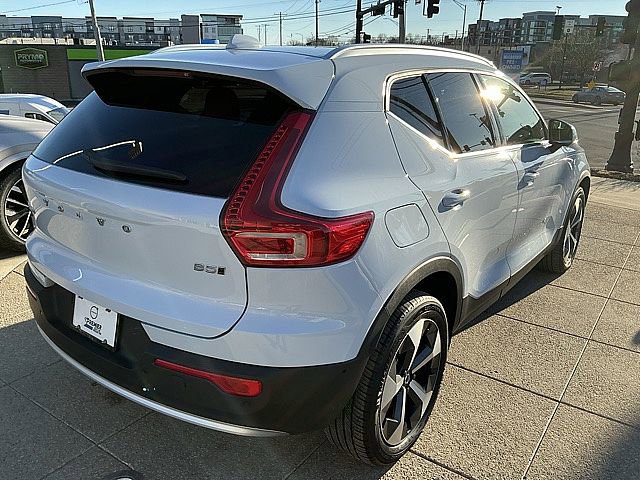 Certified 2025 Volvo XC40 B5 Plus image 6