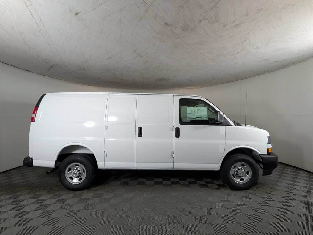 New 2026 Chevrolet Express 2500 w/ Driver Convenience Package RWD image 6