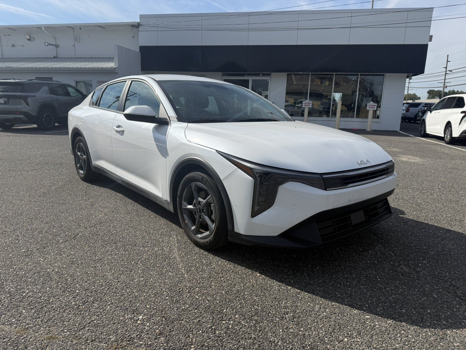 Used 2025 Kia K4 FWD image 1