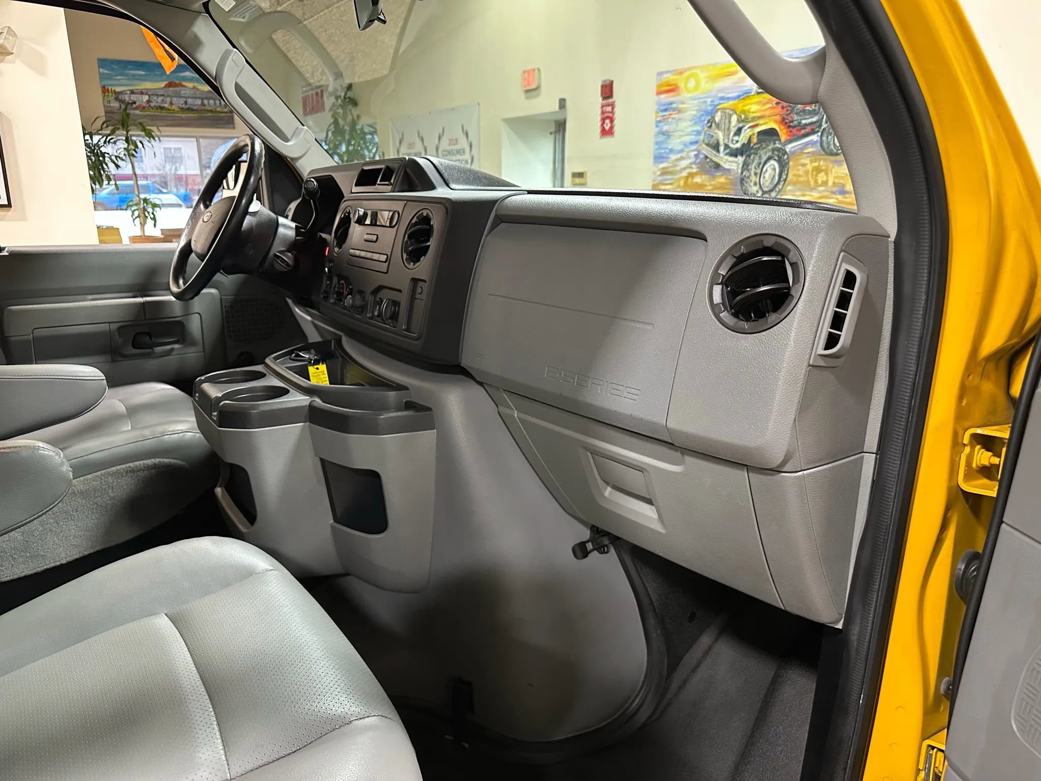 Used 2011 Ford E-150 and Econoline 150 Wagon RWD image 36