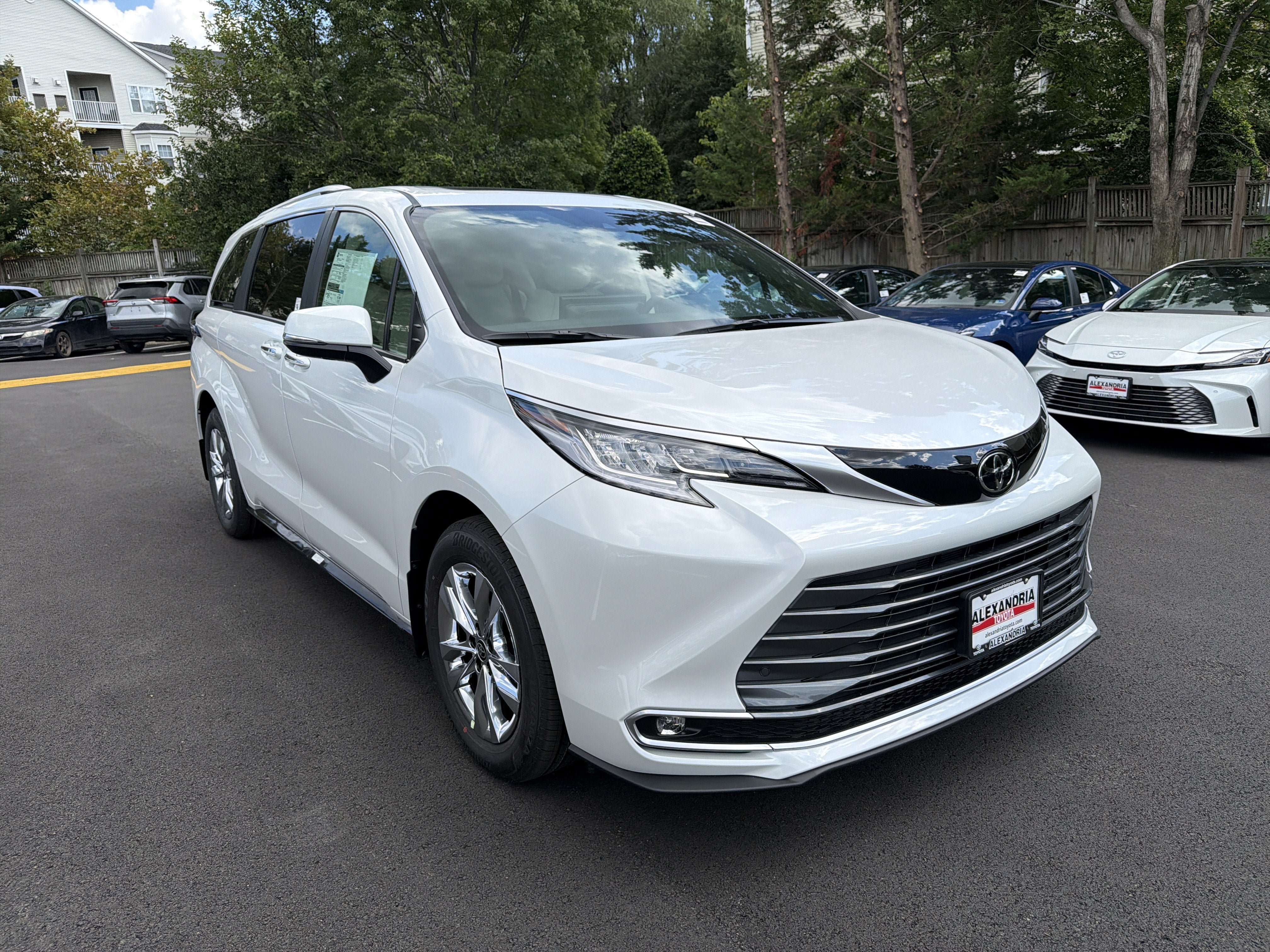 New 2026 Toyota Sienna Limited AWD/4WD image 3