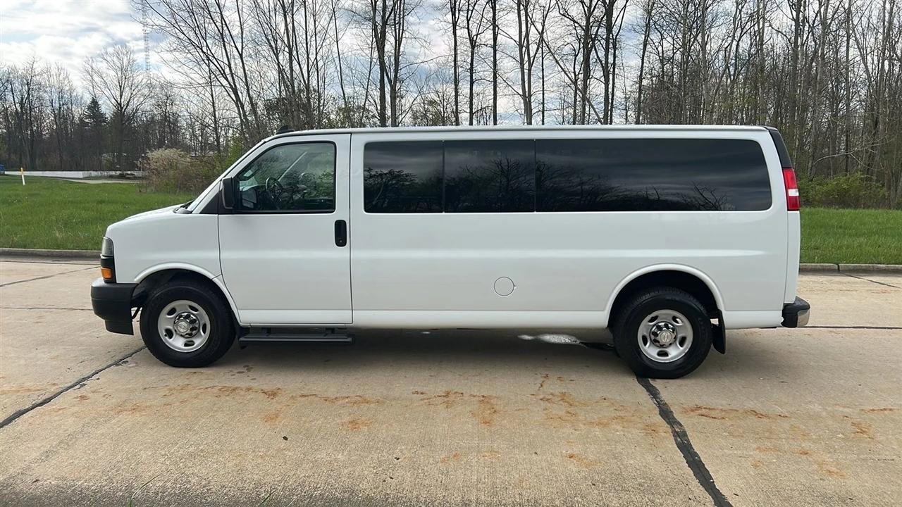 Used 2018 Chevrolet Express 3500 LT w/ LT Preferred Equipment Group RWD image 12