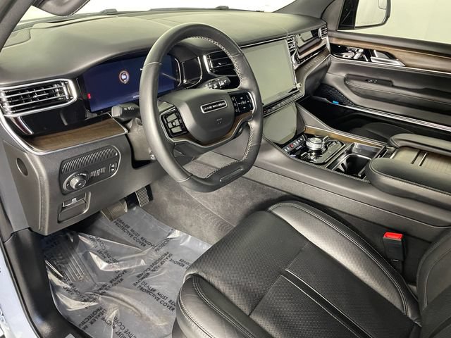 Used 2023 Jeep Grand Wagoneer 4WD w/ Flexible Seating Group image 3