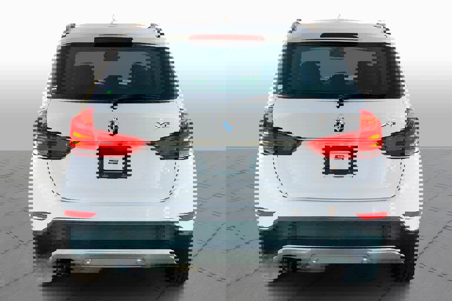 Used 2015 BMW X1 sDrive28i image 5