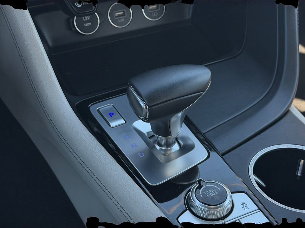 Used 2023 Genesis G70 2.0T RWD image 16