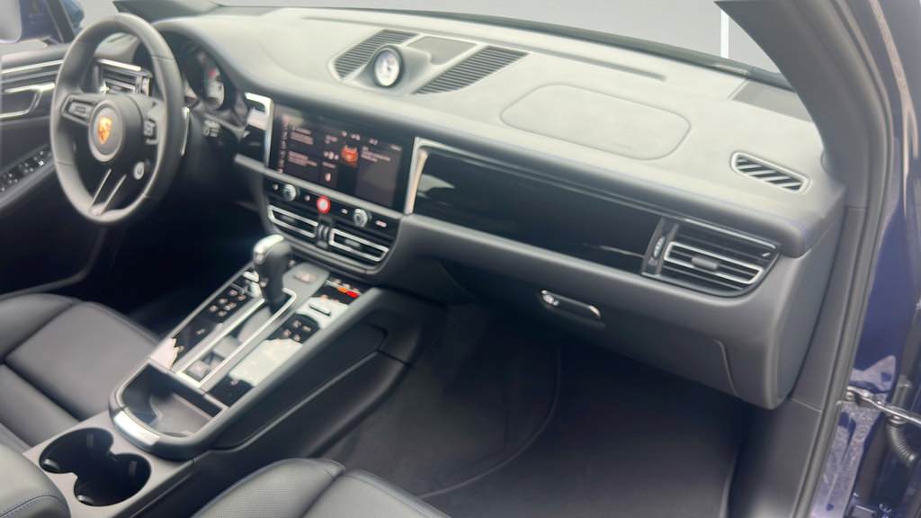 New 2026 Porsche Macan AWD/4WD image 21