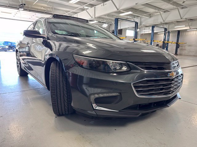 Used 2017 Chevrolet Malibu Premier w/ Premier Sun and Wheel Package FWD image 23