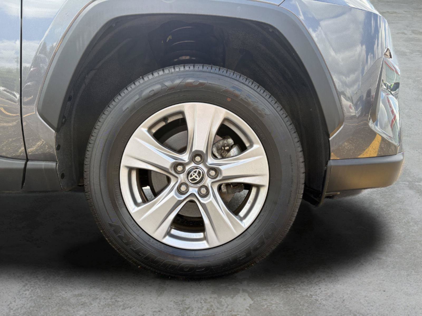 Used 2025 Toyota RAV4 XLE AWD/4WD image 22