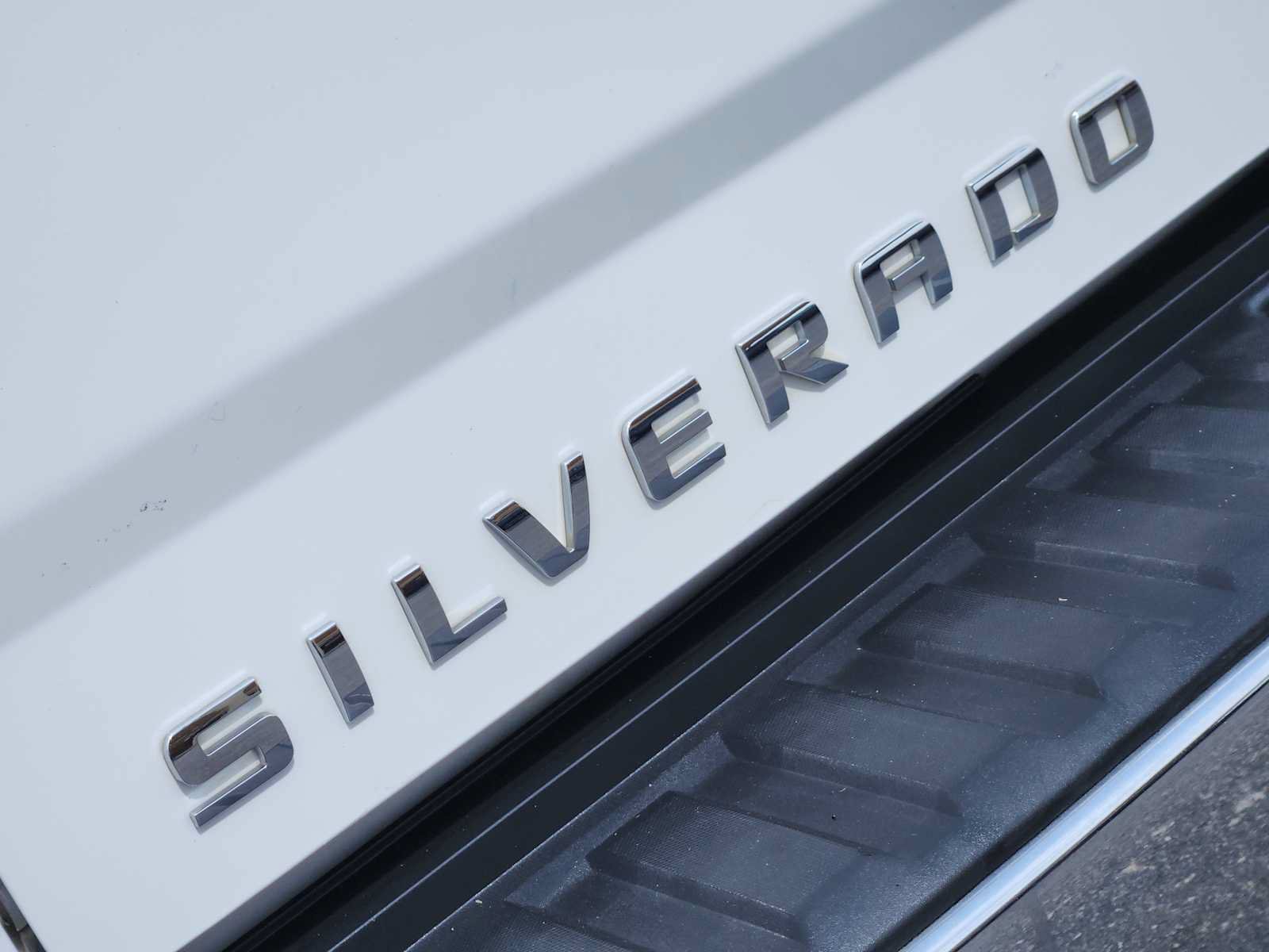 Used 2017 Chevrolet Silverado 1500 LT w/ Texas Edition RWD image 11