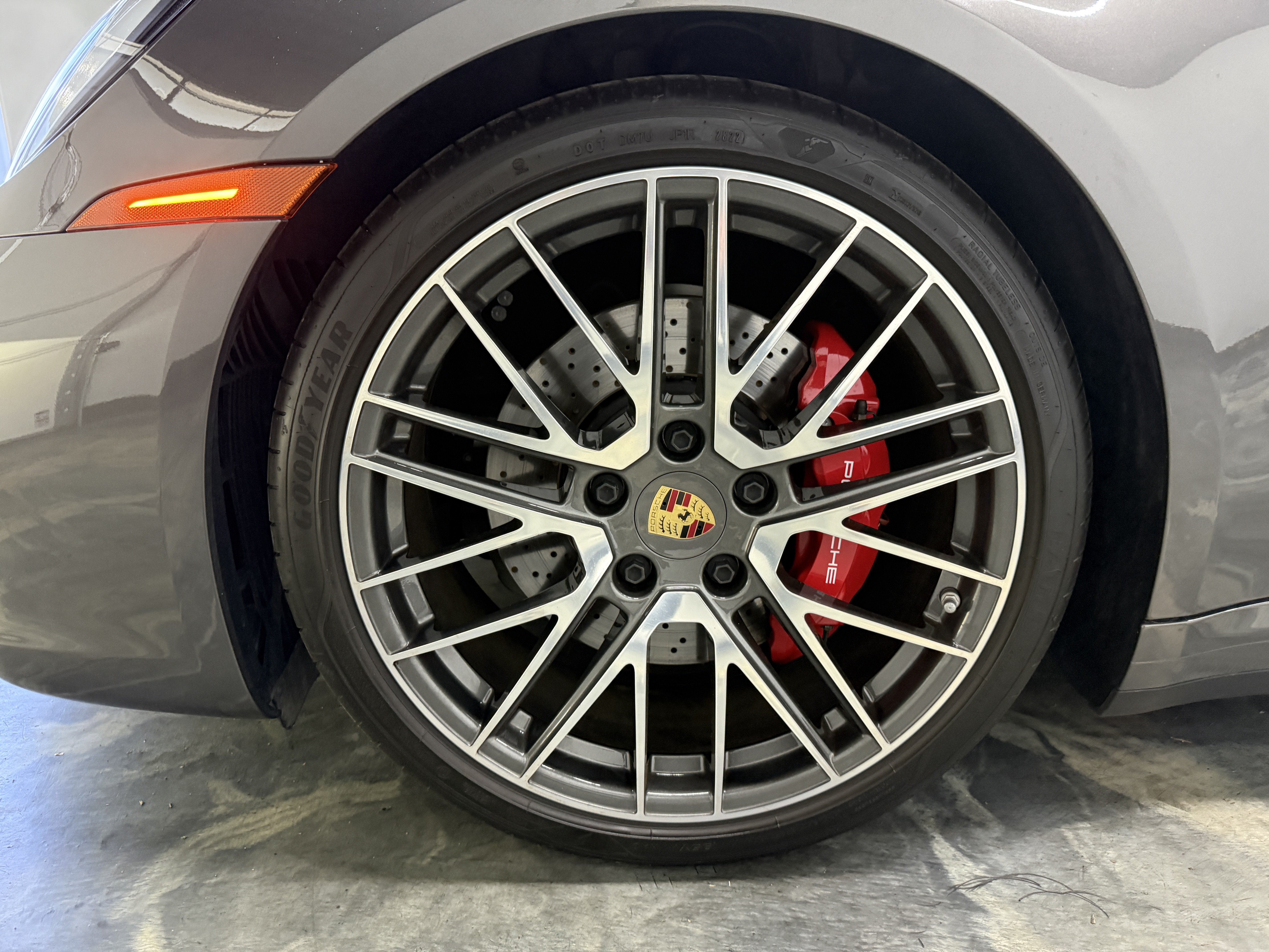 Used 2024 Porsche 911 Carrera 4S AWD/4WD image 29