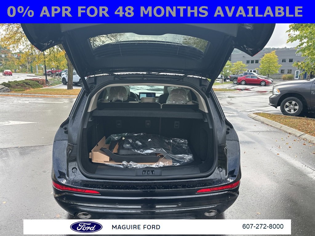 New 2025 Lincoln Corsair AWD w/ Equipment Group 101A image 11